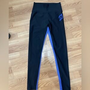 Peloton Women’s Leggings in Black and Purple